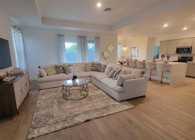 Property at 28863 SW 186th Ave, Homestead, FL 33030, 4 beds, 3.5 baths