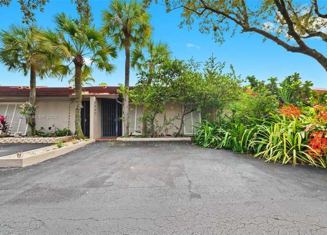 Property at 8292 Dundee Ter #8292, Miami Lakes, FL 33016, 2 beds, 2 baths