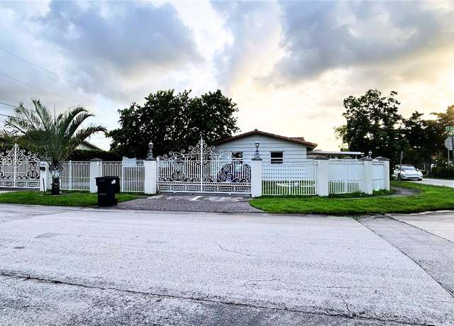 Property at 4400 SW 89th Ave, Miami, FL 33165, 3 beds, 2 baths