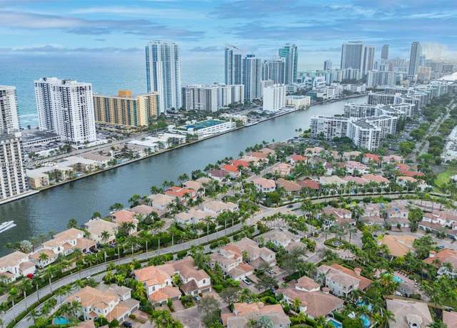 Property at 834 Spinnaker Dr E, Hollywood, FL 33019, 3 beds, 2.5 baths