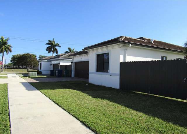 Property at 16825 SW 109th Pl, Miami, FL 33157, 4 beds, 3 baths