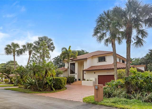 Property at 9400 Sea Turtle Ln, Plantation, FL 33324, 5 beds, 3.5 baths