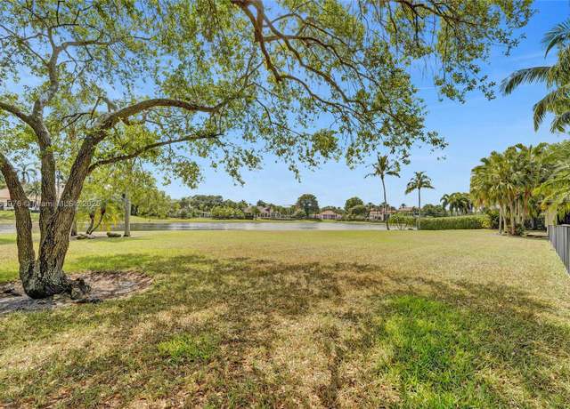 Property at 3320 Bridle Path Ln, Weston, FL 33331, 6 beds, 7 baths