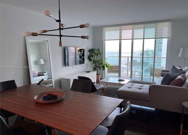 Property at 1155 Brickell Bay Dr #1707, Miami, FL 33131, 1 bed, 1 bath