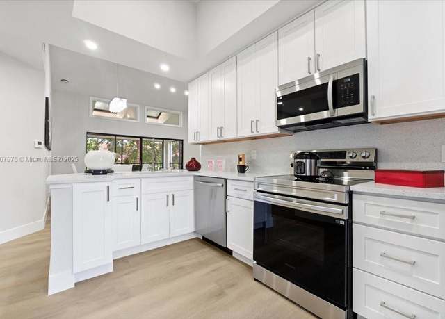 Property at 7932 Seville Pl #2104, Boca Raton, FL 33433, 3 beds, 2 baths