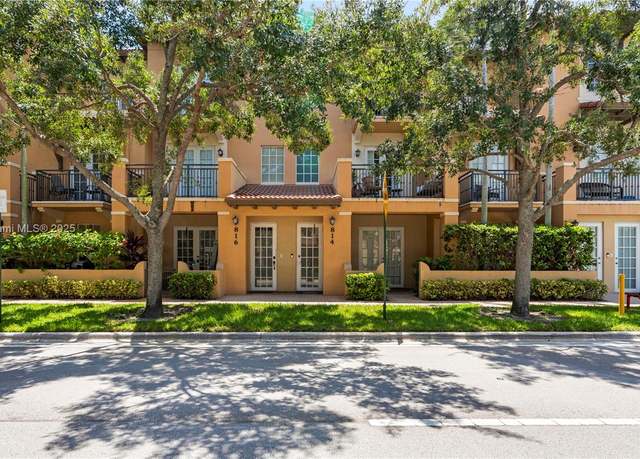 Property at 814 SW 147th Ave #3606, Pembroke Pines, FL 33027, 2 beds, 2.5 baths