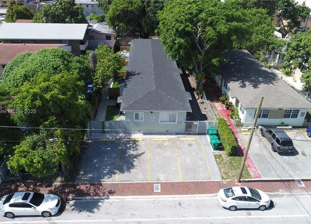 Property at 1514 SW 6th St, Miami, FL 33135, 20 beds, 10 baths