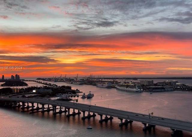 Property at 555 NE 15th St Unit 32I, Miami, FL 33132, 1 bed, 1.5 baths