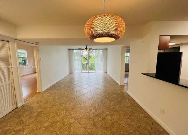 Property at 529 E Sheridan St #302, Dania Beach, FL 33004, 2 beds, 2 baths