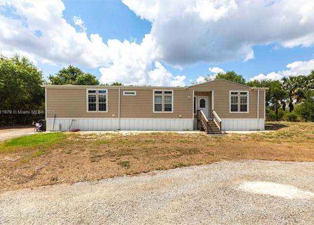 Property at 216 Kilpatrick Rd, Clewiston, FL 33440, 3 beds, 2 baths