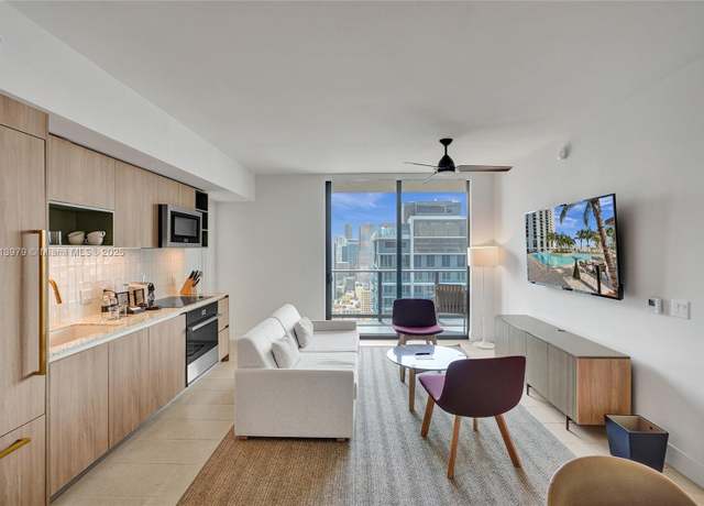 Property at 159 NE 6th St #3405, Miami, FL 33132, 2 beds, 2 baths