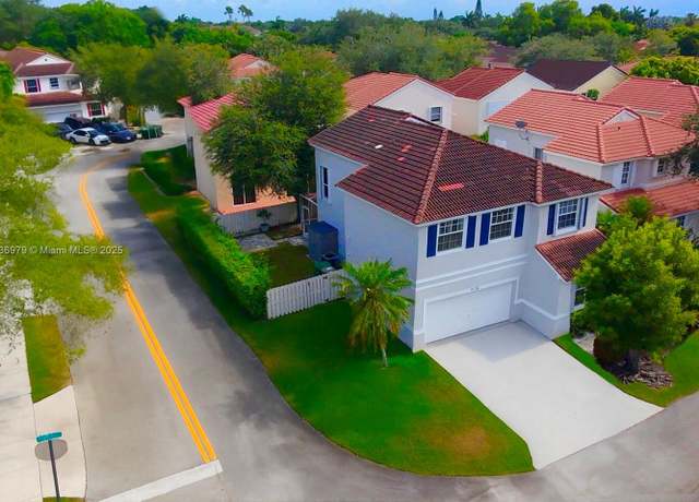 Property at 14972 SW 50th Ct, Davie, FL 33331, 4 beds, 2.5 baths