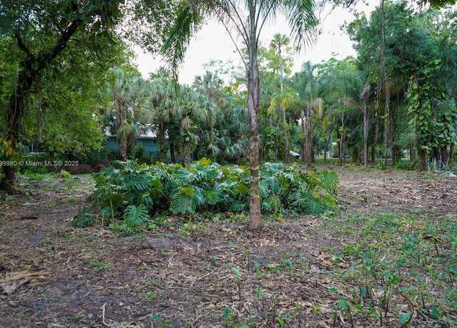 Property at 385 Caloosa Dr, La Belle, FL 33935