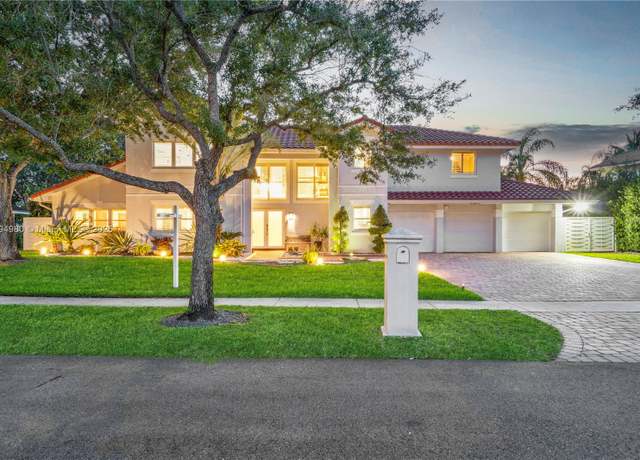 Property at 20230 NW 7th St, Pembroke Pines, FL 33029, 5 beds, 3 baths
