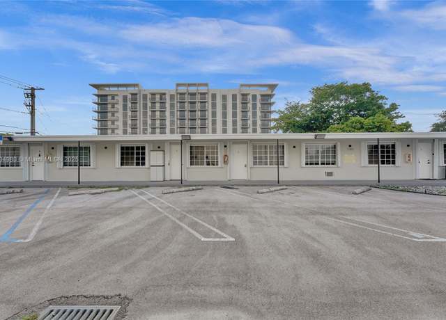 Property at 1085 NE 126th St, North Miami Beach, FL 33161, 10 beds, 10 baths