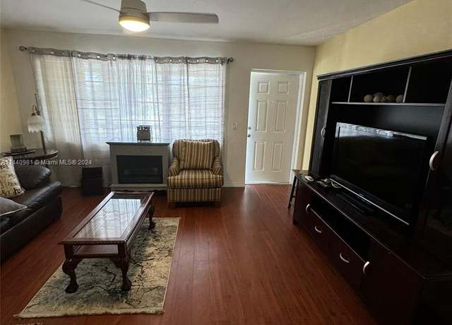 Property at 221 Kent M #221, West Palm Beach, FL 33417, 1 bed, 1 bath