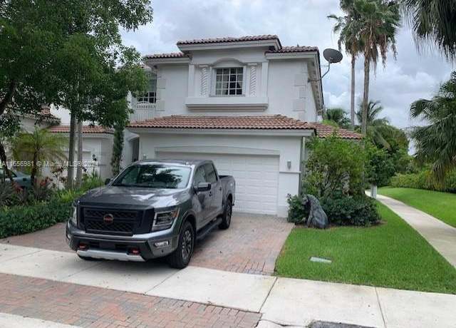 Property at 11662 NW 69th Ter, Doral, FL 33178, 4 beds, 2.5 baths