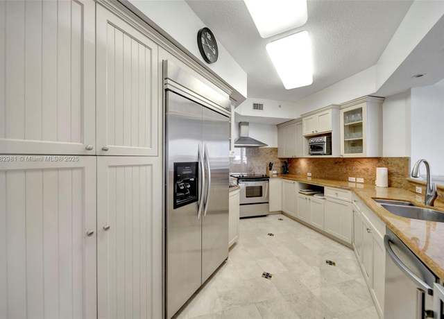 Property at 6051 N Ocean Dr #503, Hollywood, FL 33019, 3 beds, 2.5 baths
