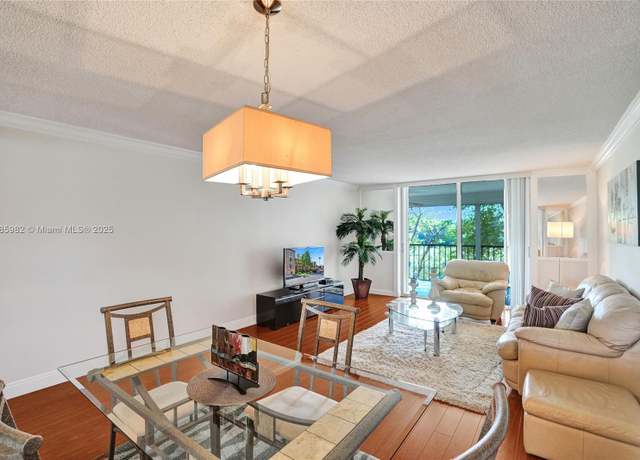 Property at 370 NW 76th Ave #307, Margate, FL 33063, 2 beds, 2 baths