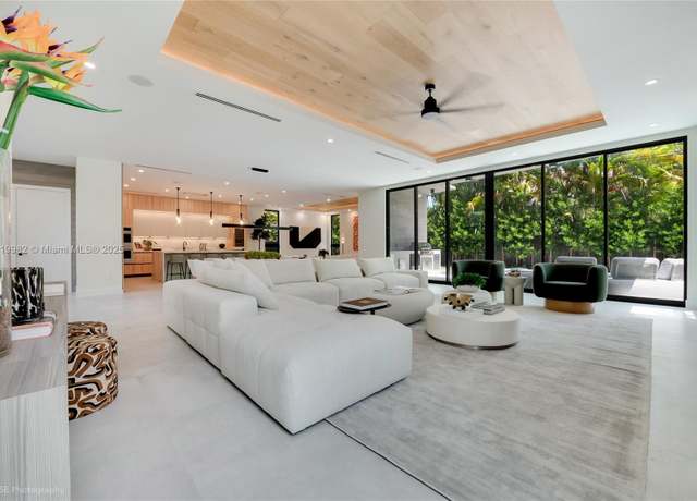 Property at 4110 Park Ave, Miami, FL 33133, 5 beds, 5 baths