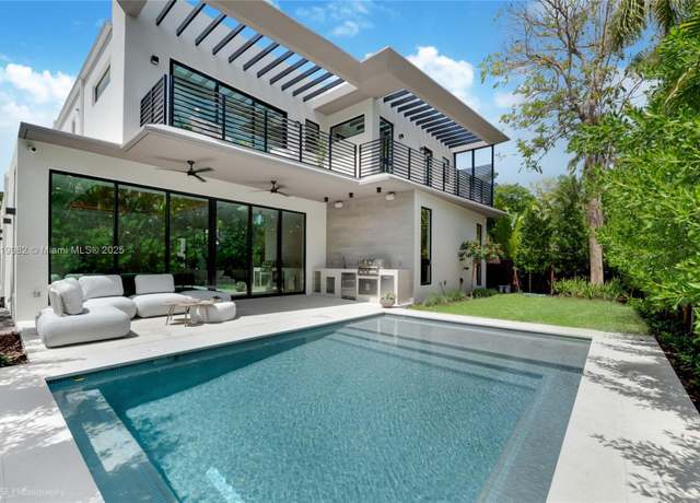 Property at 4110 Park Ave, Miami, FL 33133, 5 beds, 5 baths