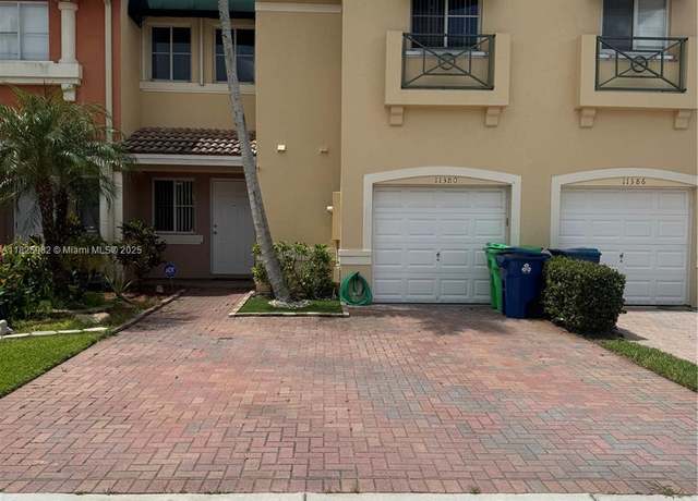 Property at 11380 NW 34th Pl, Sunrise, FL 33323, 2 beds, 3.5 baths