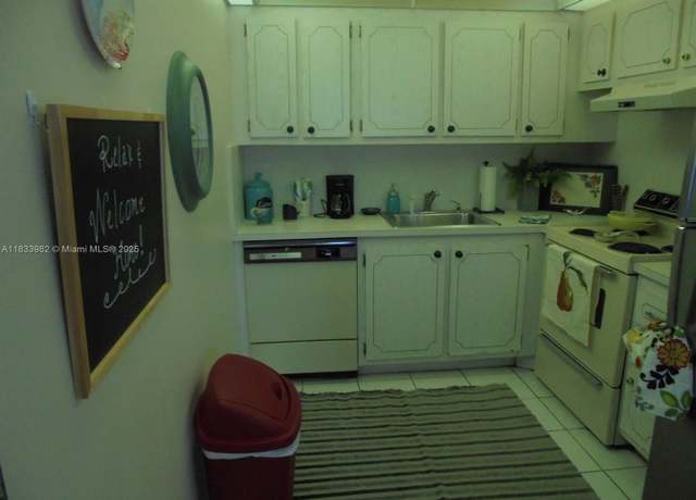 Property at 31 Fanshaw A Unit 31A, Boca Raton, FL 33434, 2 beds, 1.5 baths