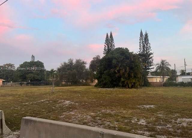 Property at 221-229 SE 10 St, Hallandale Beach, FL 33009