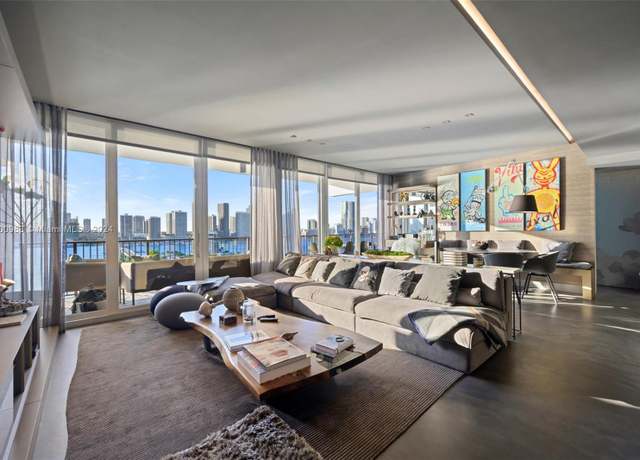 Property at 1000 Venetian Way #1408, Miami, FL 33139, 2 beds, 2.5 baths
