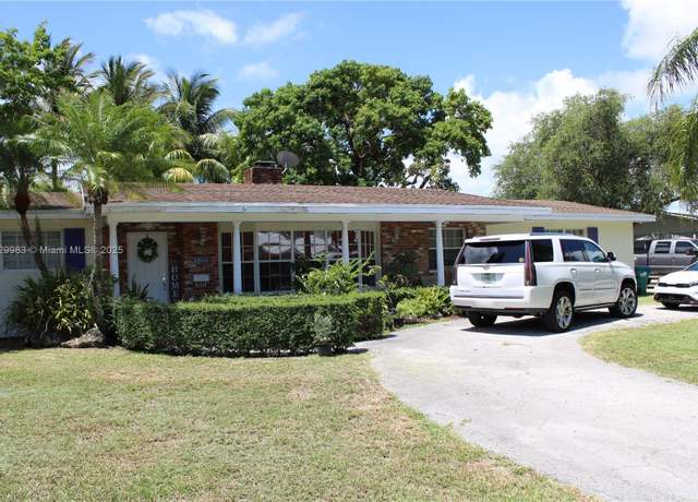 Property at 8200 SW 164th St, Palmetto Bay, FL 33157, 3 beds, 2 baths
