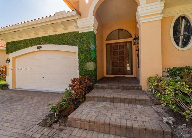 Property at 7564 SW 190th St, Cutler Bay, FL 33157, 4 beds, 2.5 baths