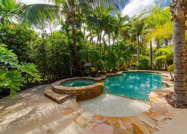 Property at 7564 SW 190th St, Cutler Bay, FL 33157, 4 beds, 2.5 baths