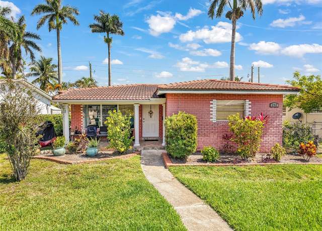 Property at 232 SE 6th St, Dania Beach, FL 33004, 3 beds, 2 baths