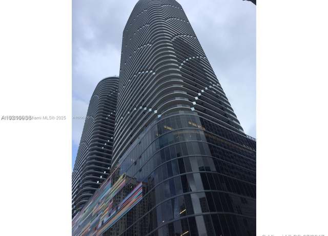 Property at 55 SW 9th St #3409, Miami, FL 33130, 1 bed, 1.5 baths