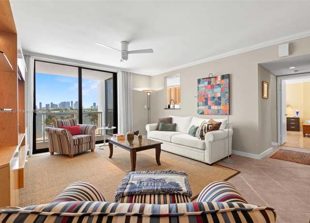 Property at 9 Island Ave #505, Miami Beach, FL 33139, 2 beds, 2 baths