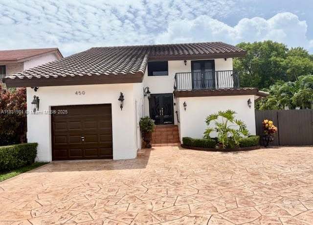 Property at 450 SW 89th Ct, Miami, FL 33174, 3 beds, 2.5 baths