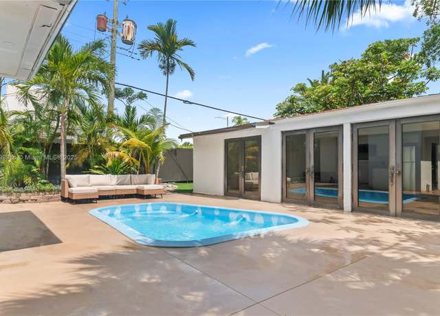 Property at 509 SE 19th St, Fort Lauderdale, FL 33316, 9 beds, 13.5 baths