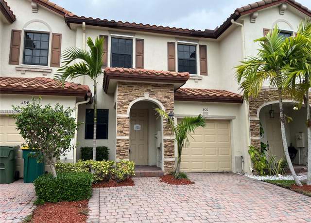 Property at 300 SE 37th Ter, Homestead, FL 33033, 3 beds, 2.5 baths