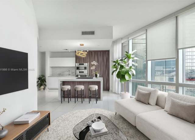 Property at 851 NE 1st Ave #1102, Miami, FL 33132, 1 bed, 1.5 baths