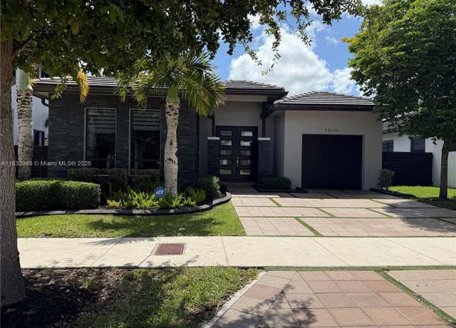 Property at 13651 SW 158th Pl, Miami, FL 33196, 3 beds, 2.5 baths