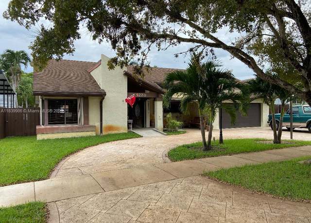 Property at 9220 SW 100th Ave Rd, Miami, FL 33176, 3 beds, 2 baths