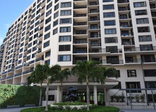 Property at 540 Brickell Key Dr #316, Miami, FL 33131, 1 bed, 1.5 baths