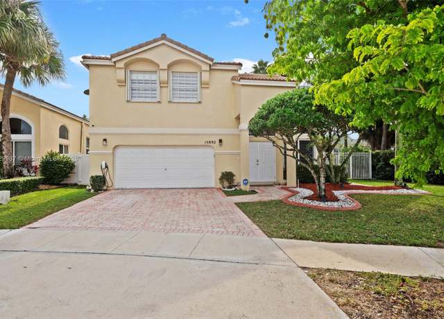 Property at 15892 NW 15th Ct, Pembroke Pines, FL 33028, 3 beds, 3 baths