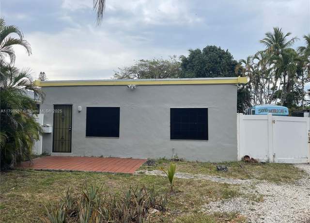 Property at 2415 Garfield St, Hollywood, FL 33020, 2 beds, 1 bath