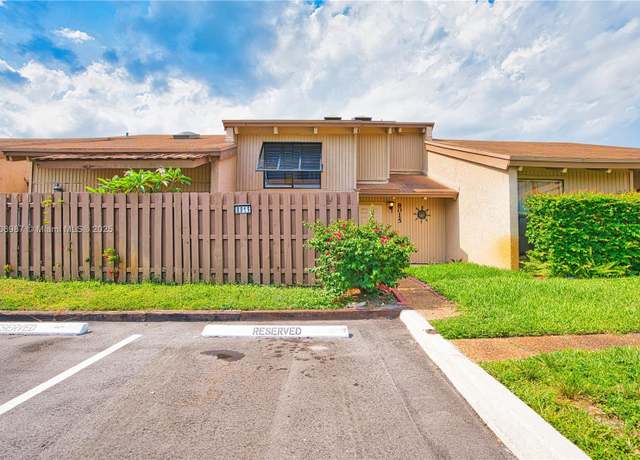 Property at 8015 SW 21st Ct, Davie, FL 33324, 1 bed, 1.5 baths
