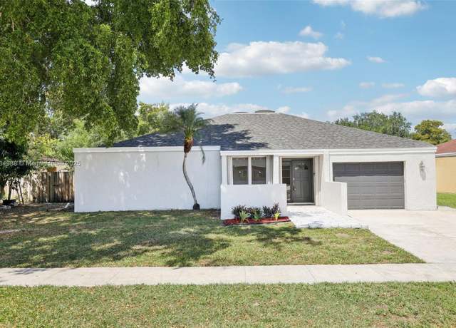 Property at 4967 SW 94th Ter, Cooper City, FL 33328, 3 beds, 2.5 baths