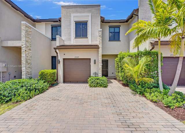Property at 20540 NE 5th Pl, Miami, FL 33179, 3 beds, 2.5 baths
