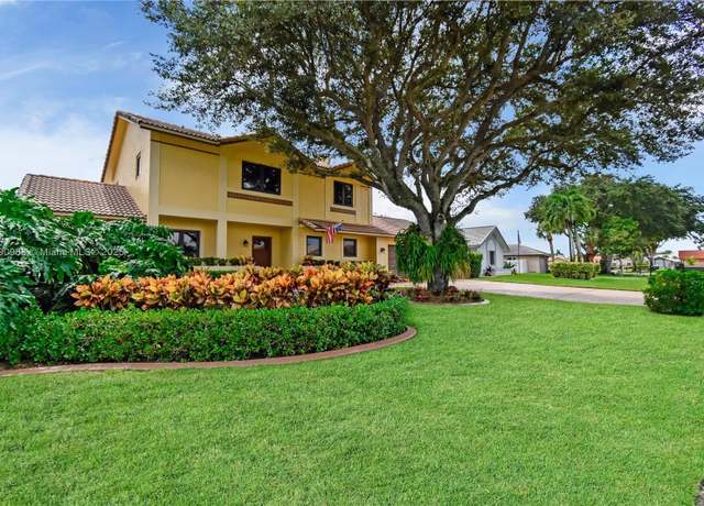 Property at 14950 Featherstone Way, Davie, FL 33331, 4 beds, 2.5 baths