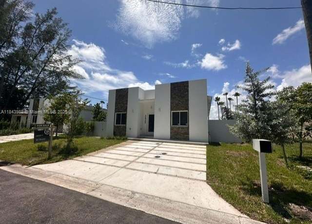 Property at 2423 NW 23rd Ln, Fort Lauderdale, FL 33311, 4 beds, 2.5 baths