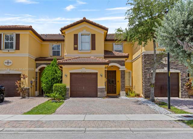 Property at 8658 NW 113th Ct, Doral, FL 33178, 3 beds, 2.5 baths